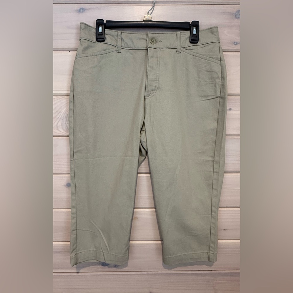 St. John's Bay  Women’s Tan Capris